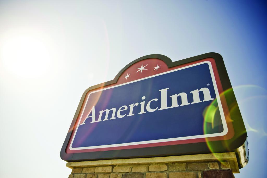 AmericInn by Wyndham Douglas/Saugatuck Exterior foto